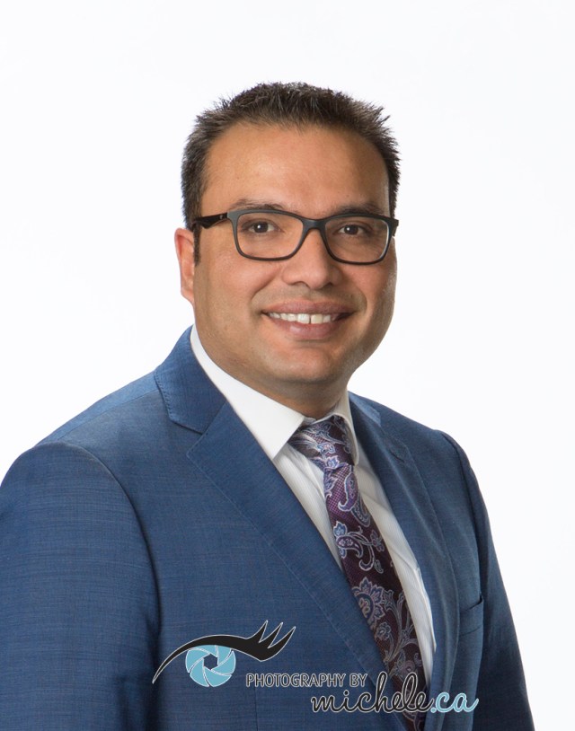 logo-businessportrait-winnipegphotographer-photographybymichele-artisahomes-realestateagentportraits-amitbindra.jpg