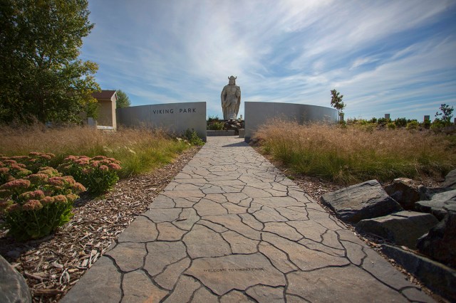 viking-park-gimli-commerical-photographer-on-location-shoot-photographybymichele